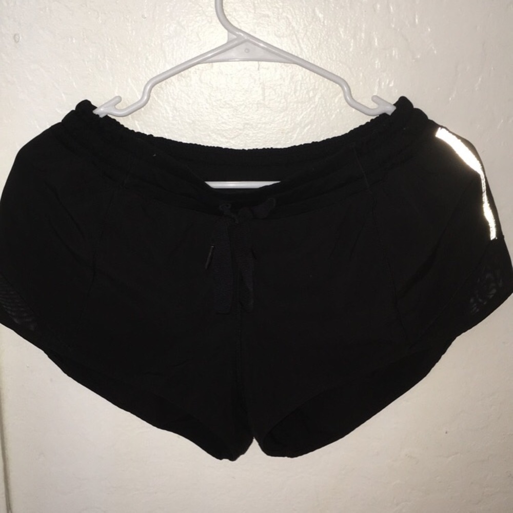 Lululemon Hotty Hot Short 2.5”
